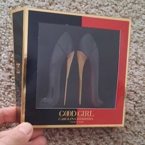 Carolina Herrera Very Good Girl & Good Girl Eau de Parfum Glam Set 0.24 oz